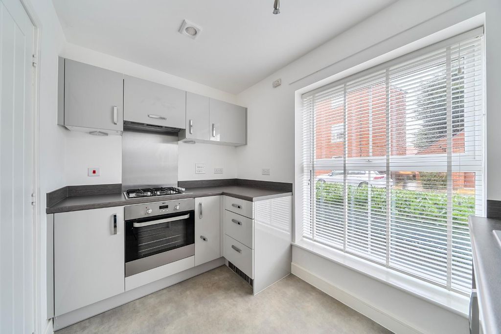 Property photo 3 of 12 1400327-1-6966511d2F41B.Jpg