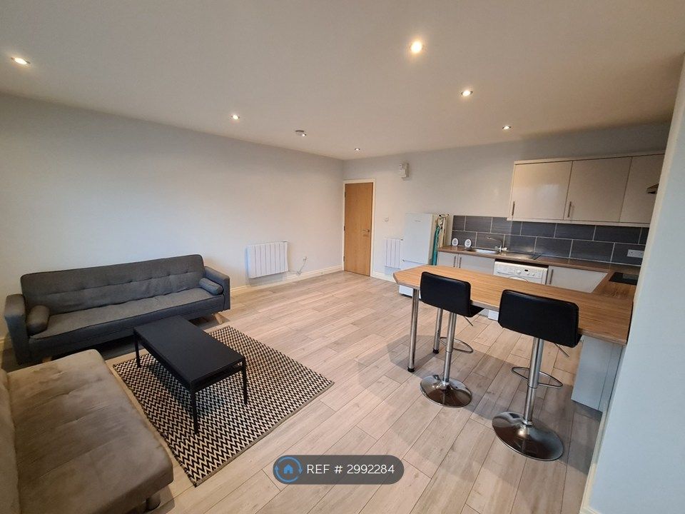 Property photo 2 of 8 Kitchen/Living Area