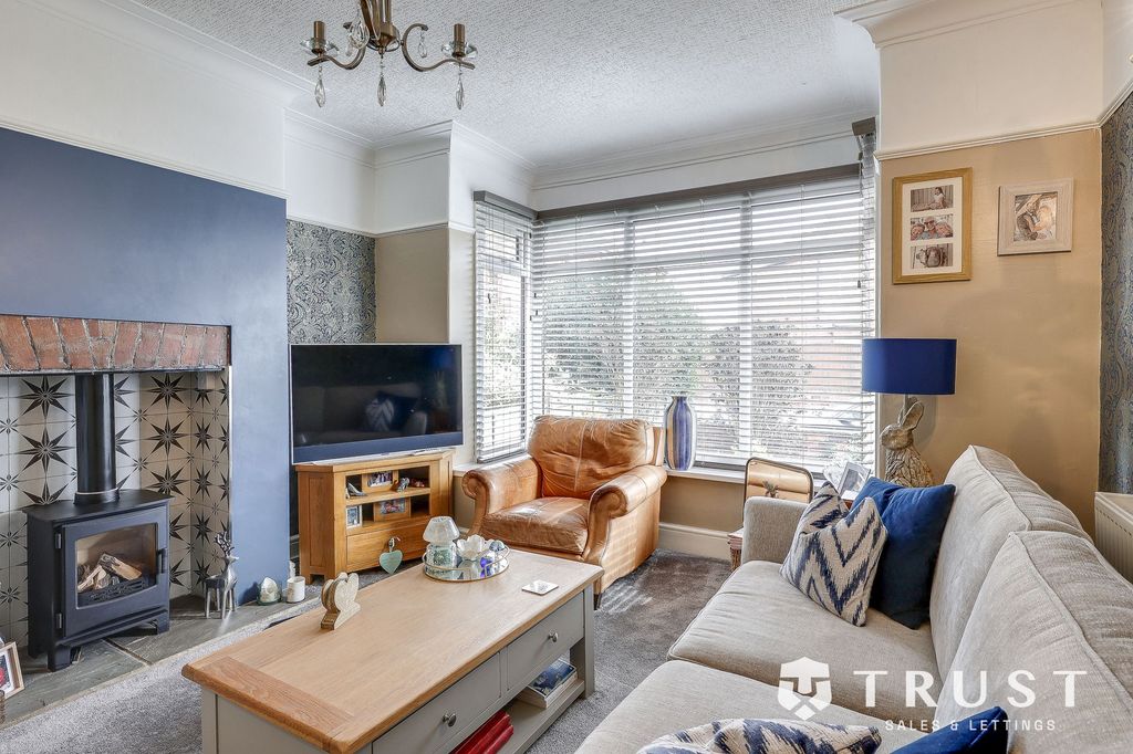 Property photo 2 of 42