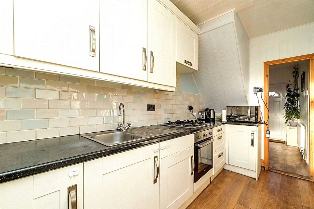 Property photo 2 of 12 Kitchen