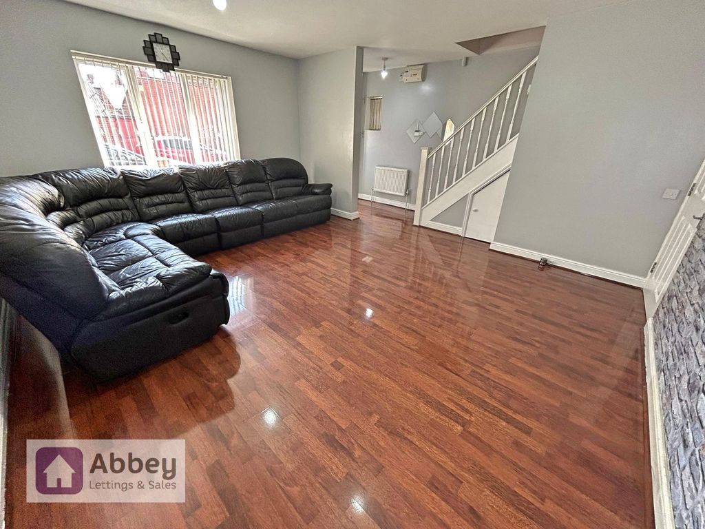 Property photo 2 of 26 Lounge