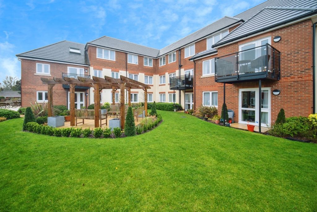 Property photo 1 of 15