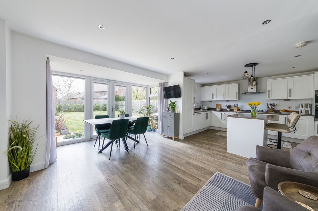 Property photo 2 of 29