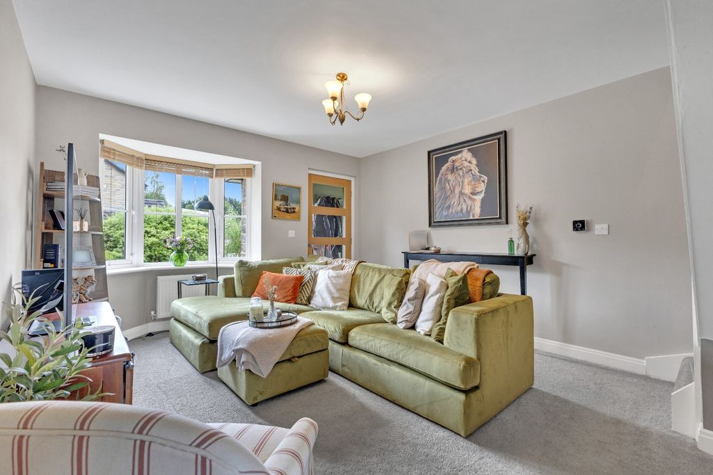 Property photo 3 of 16 5238553