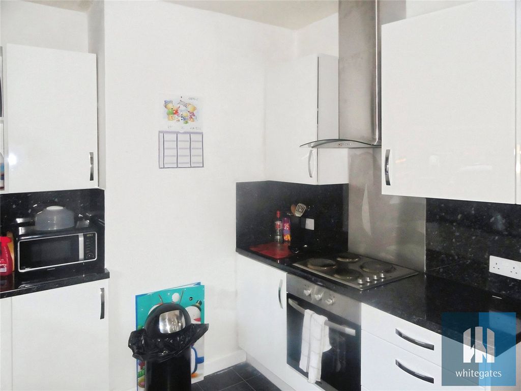 Property photo 2 of 6 Picture No. 12