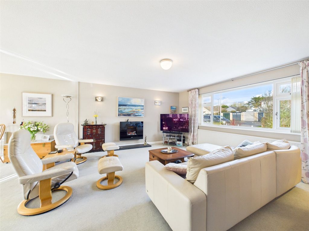 Property photo 2 of 16 Picture No. 02