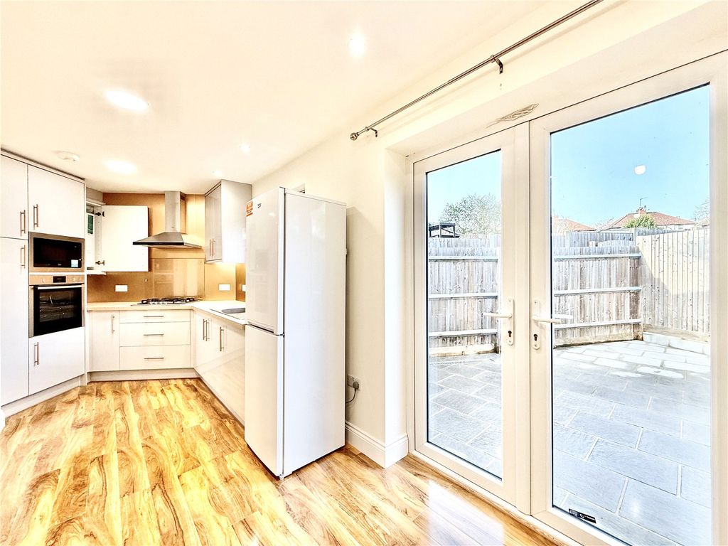 Property photo 3 of 10 Picture No. 04