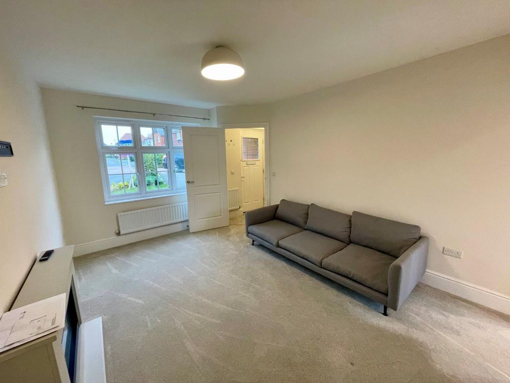 Property photo 2 of 25 Lounge 2.Jpg