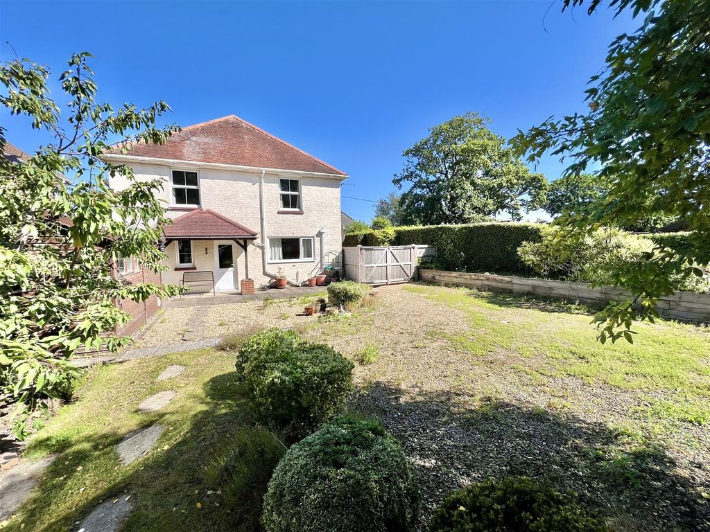 Property photo 1 of 20
