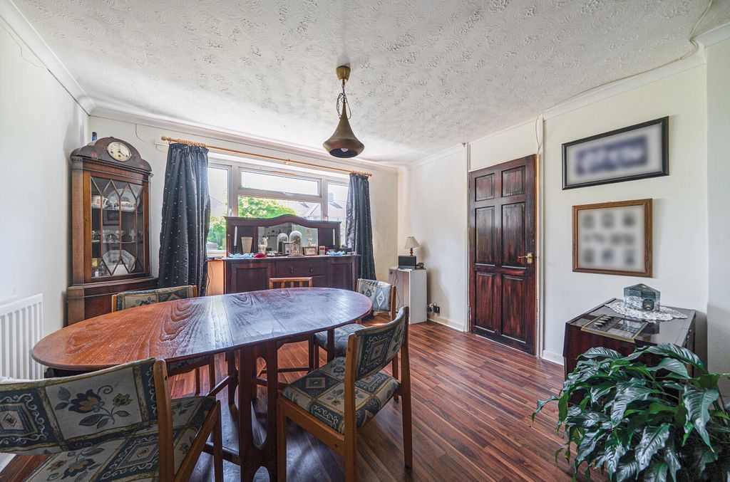 Property photo 3 of 11 1498784-8-6A67690...