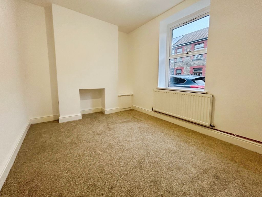 Property photo 2 of 11 Living Room