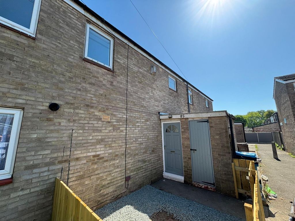 Property photo 1 of 8 External