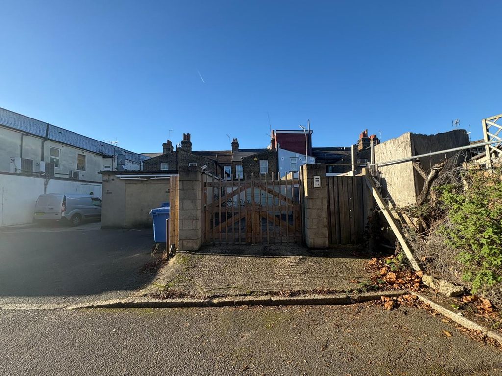 Property photo 2 of 2