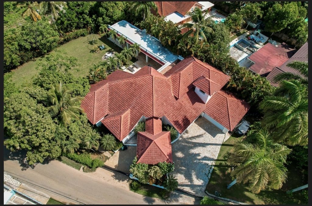 Property photo 3 of 11