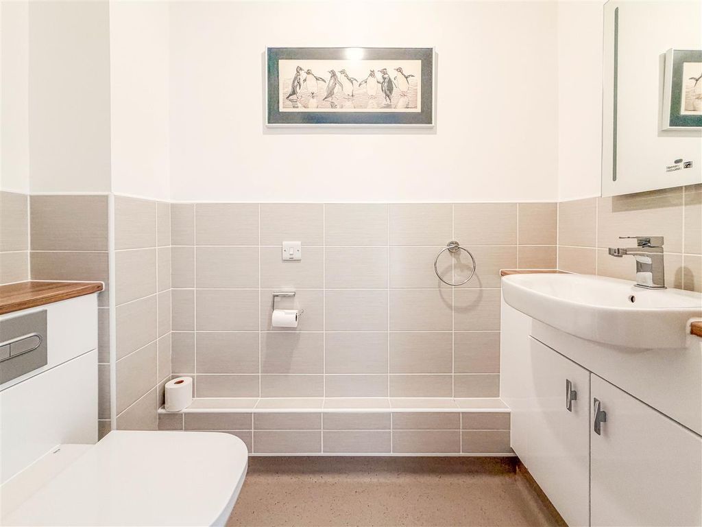 Additional image 14 of 2 bed flat for saleEdward House, Pegs Lane, Hertford SG13
