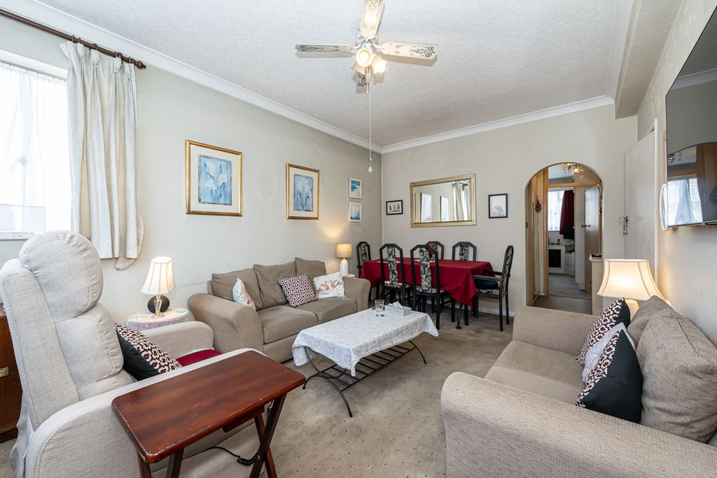 Property photo 3 of 8