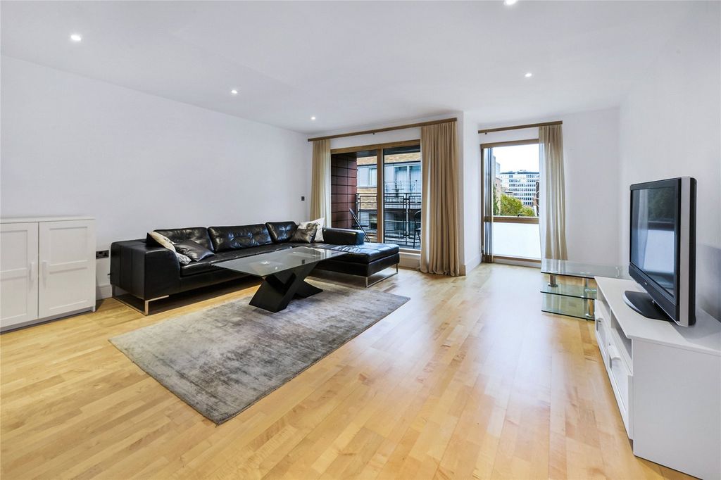 Property photo 2 of 18 Picture No. 27