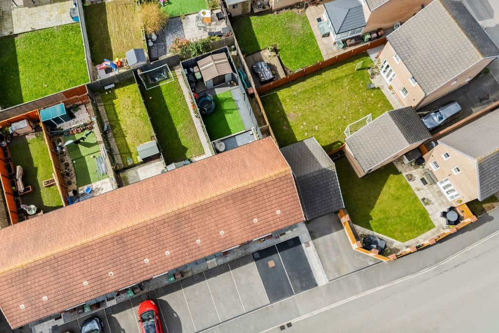 Property photo 3 of 22