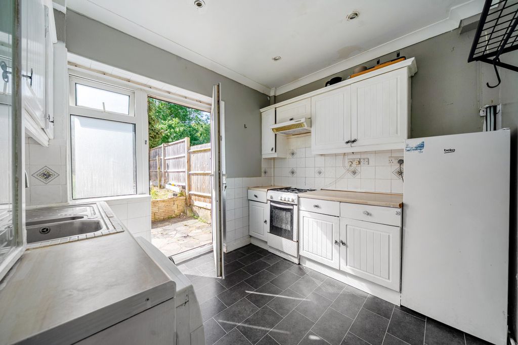 Property photo 3 of 15 1466849-5-6A15d37...