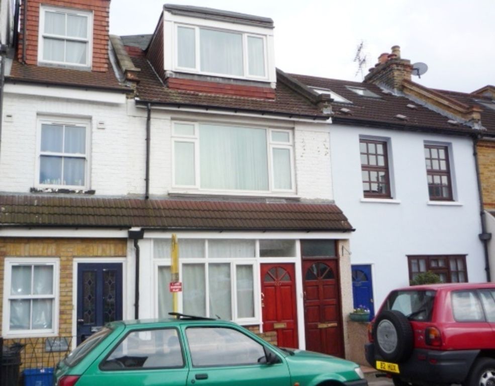 Property photo 1 of 7 227 Sandycombe Road, Kew - Front Exterior