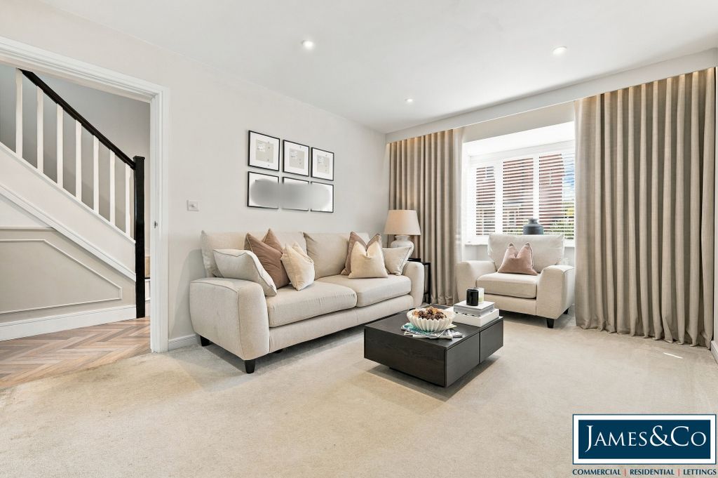 Property photo 2 of 16 11Hdd