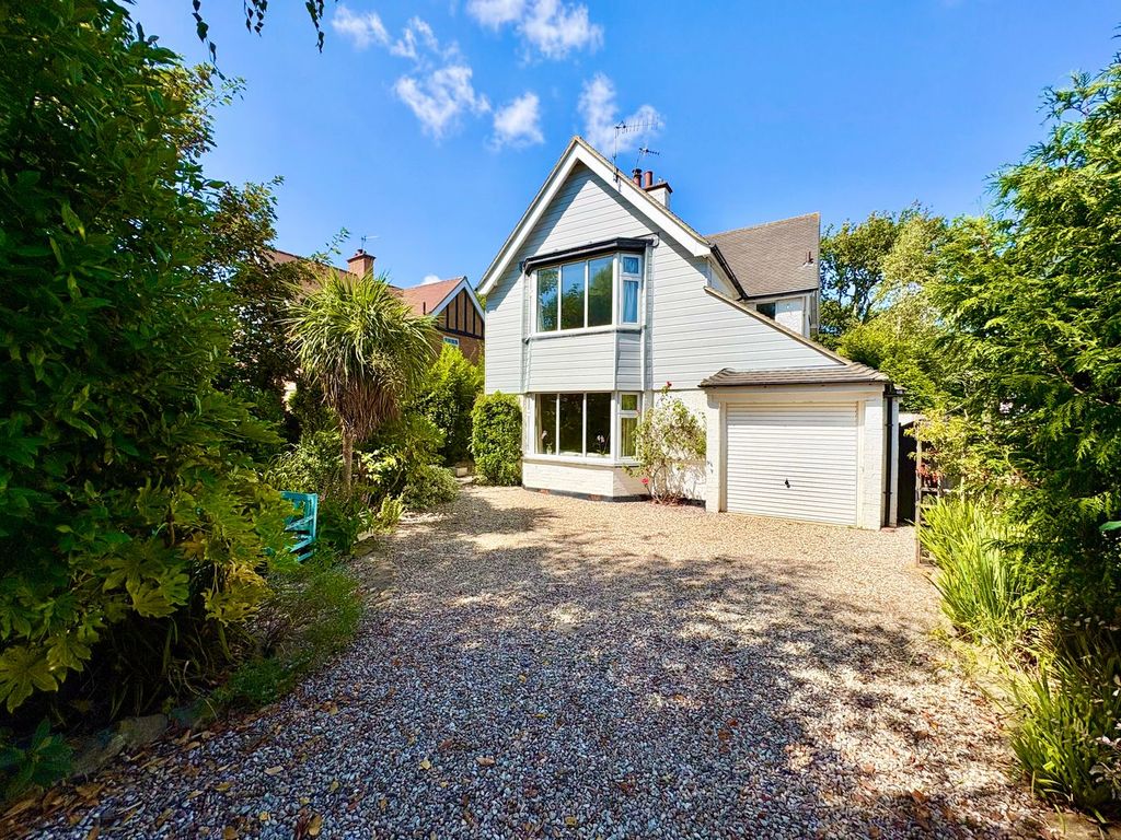 Property photo 1 of 28