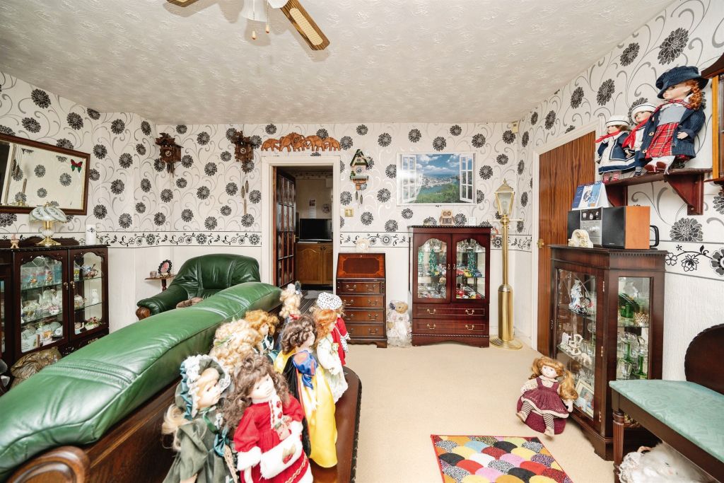 Property photo 2 of 21