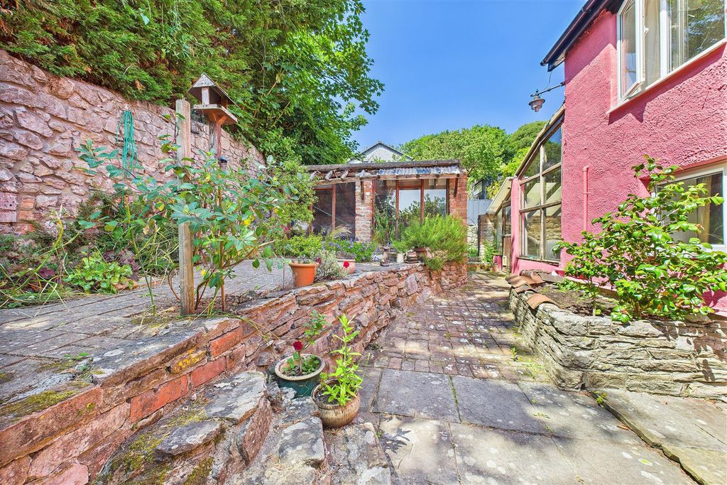 Property photo 2 of 16