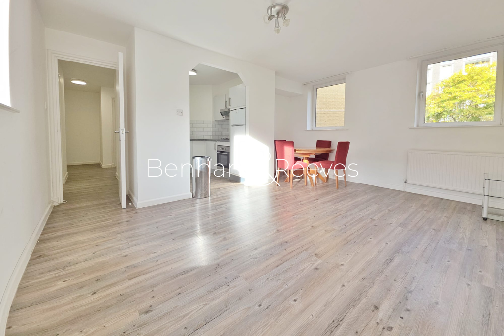 Property photo 3 of 9