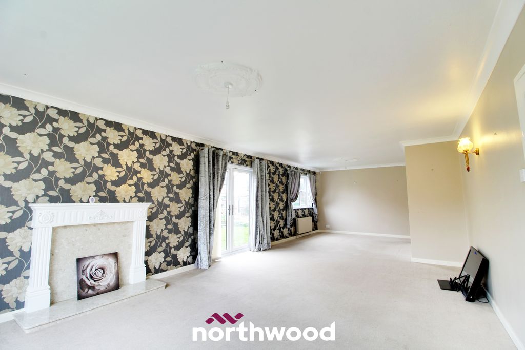 Property photo 2 of 39