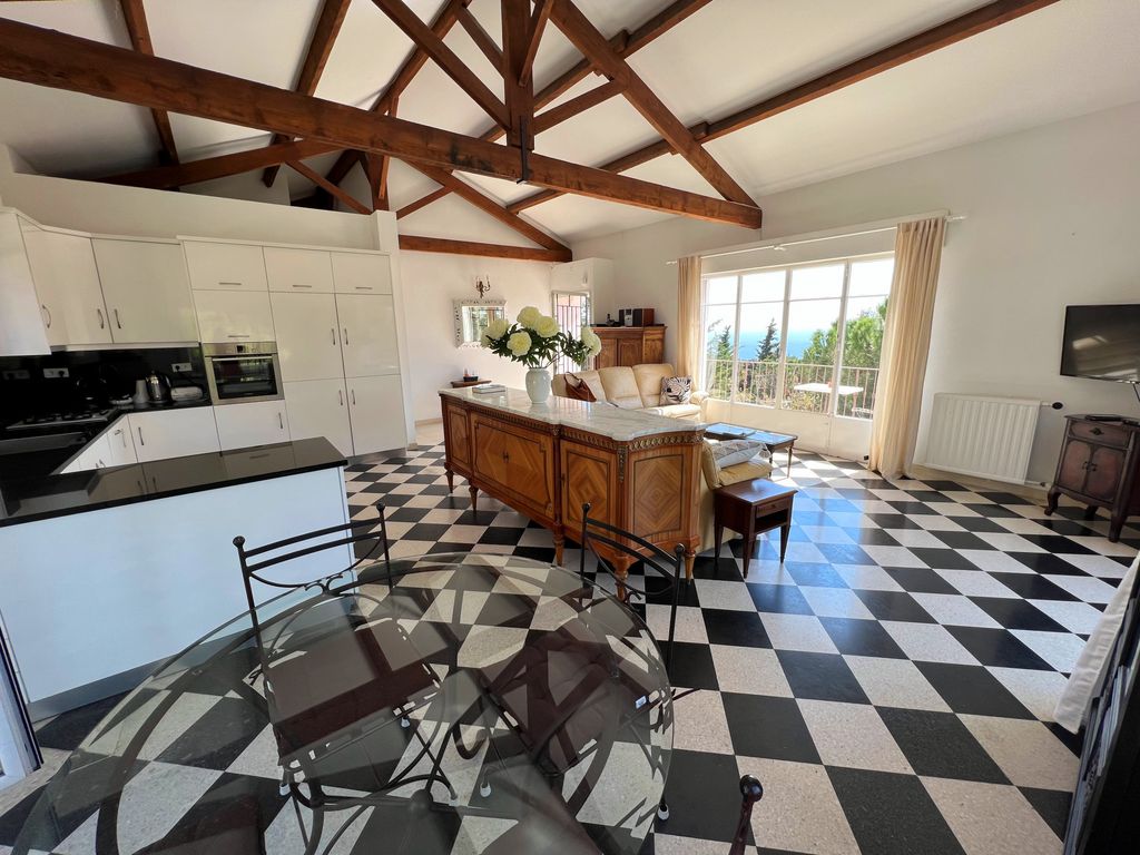 Property photo 3 of 22