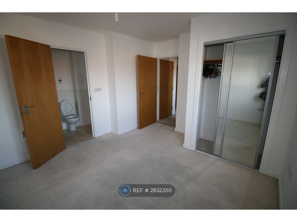 Property photo 2 of 25