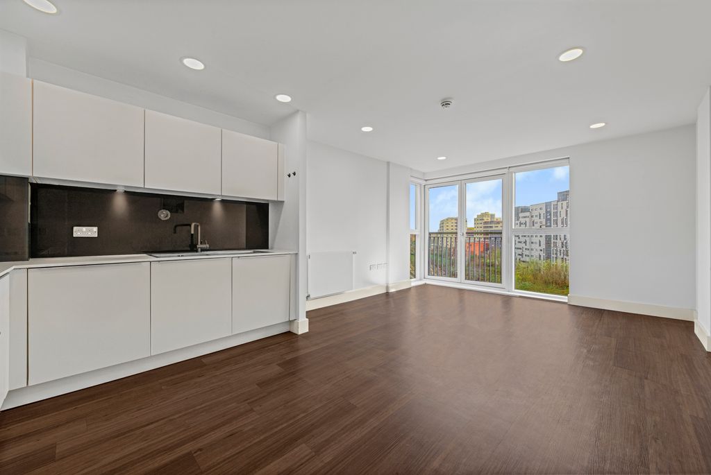 Property photo 2 of 9 Picture No. 19