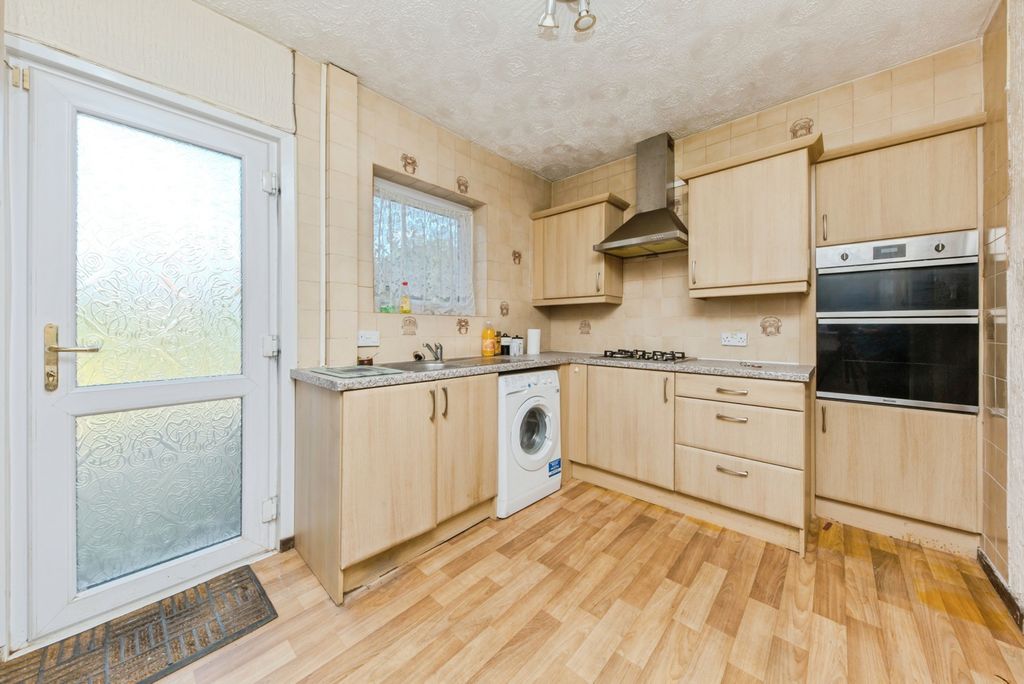 Property photo 3 of 17 Photo