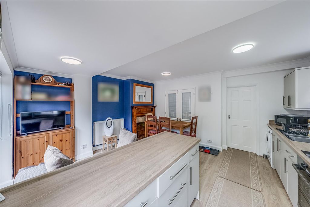 Property photo 3 of 19 Kitchen/Diner