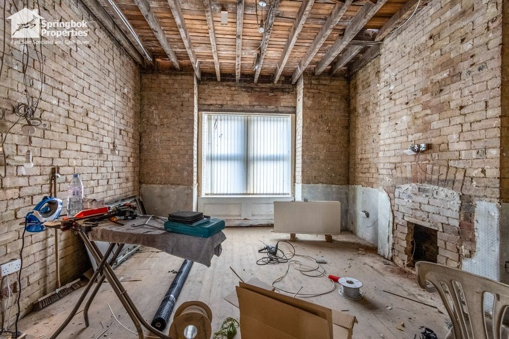 Property photo 3 of 13 Image 2