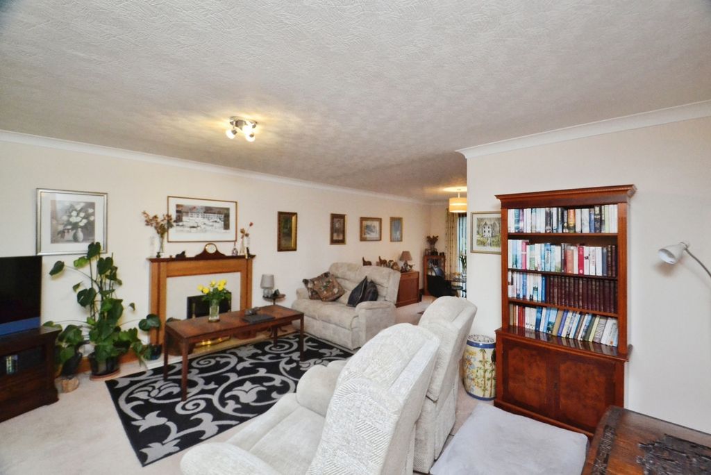 Property photo 3 of 21 Photo