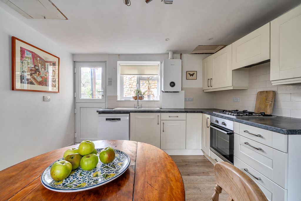 Property photo 2 of 18 Kitchen
