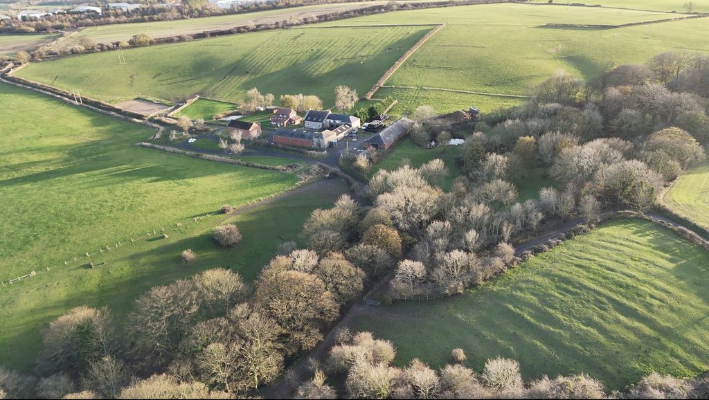 Property photo 1 of 77