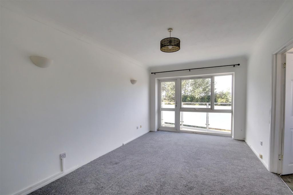 Property photo 2 of 10 Img_3009-Img_3011.Jpg