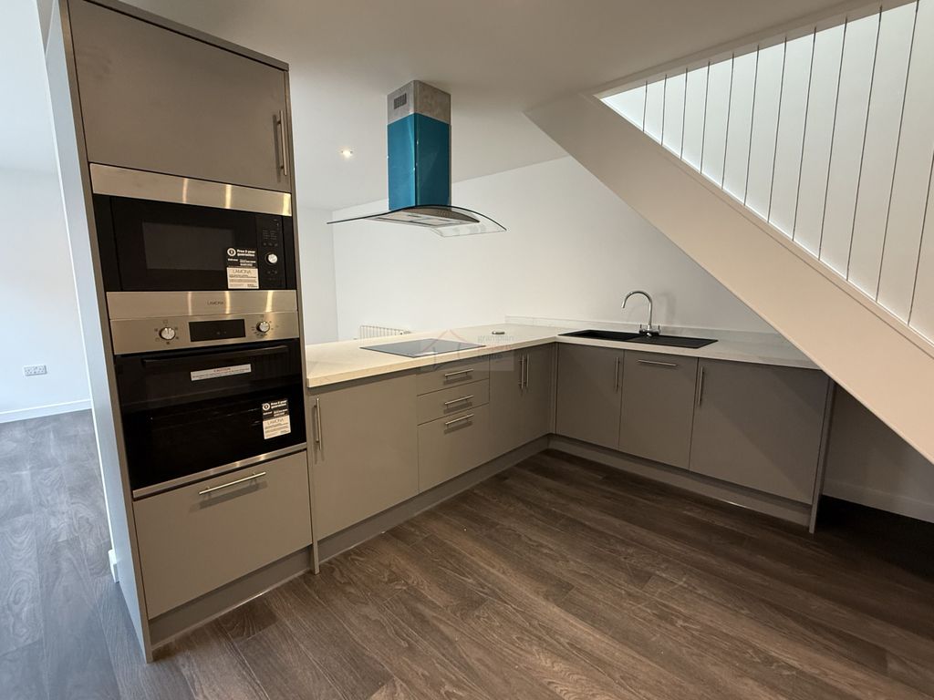 Property photo 3 of 18 Kitchen A.Jpg