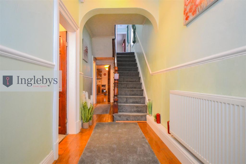 Property photo 2 of 24