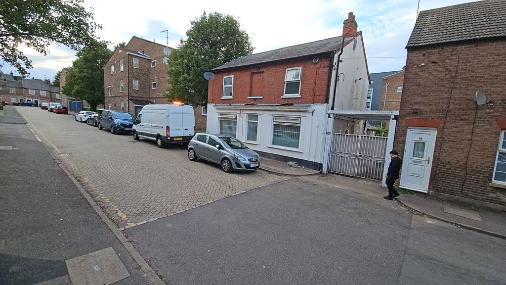 Property photo 1 of 6 Outside View