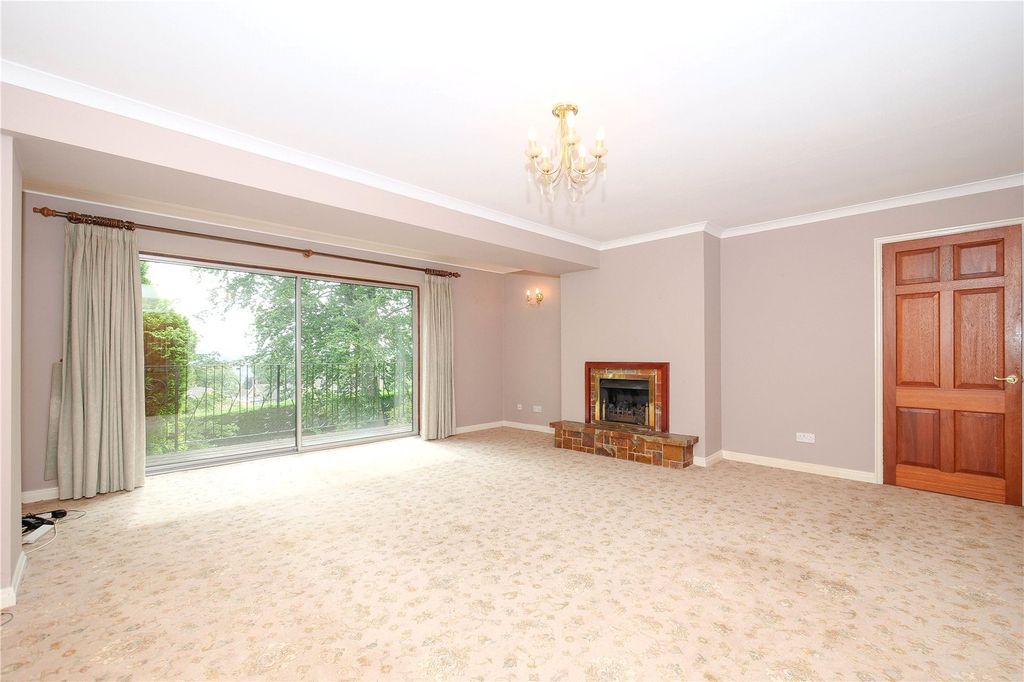 Property photo 2 of 23 Picture No. 30