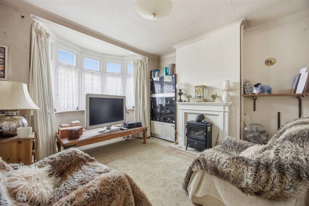 Property photo 3 of 15 Living Room
