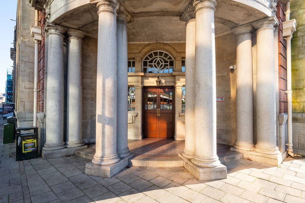 Property photo 2 of 21 Old Arts College-33