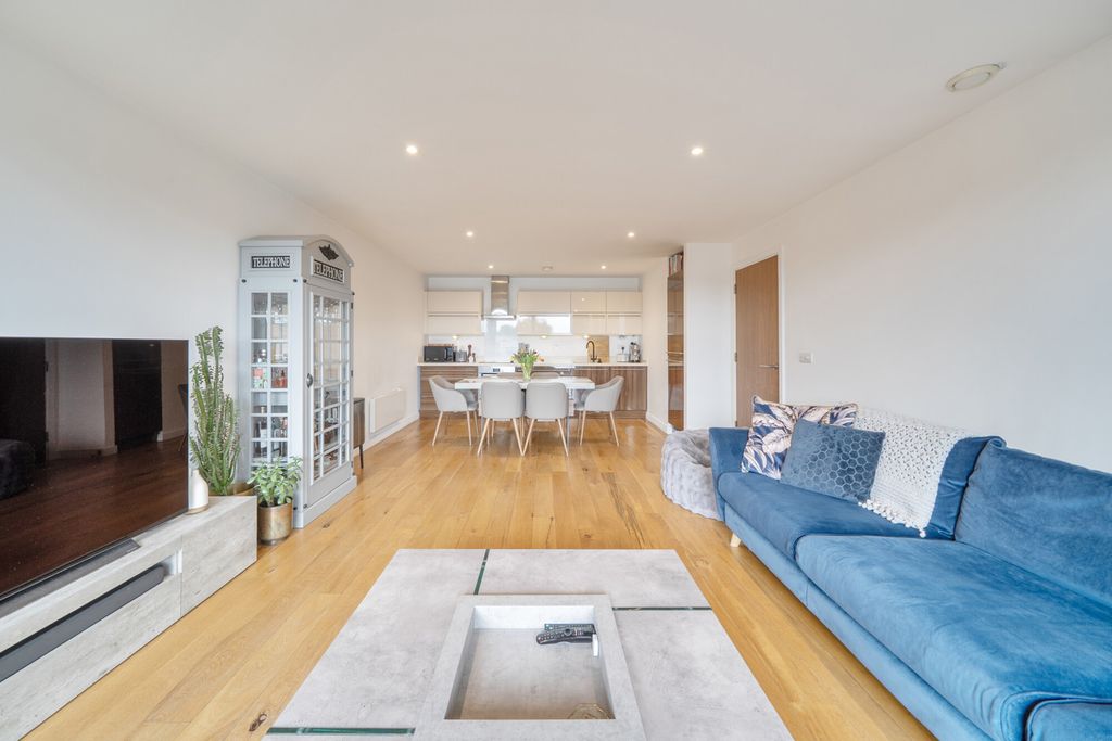 Property photo 1 of 20 1454341-14-6A01B6...