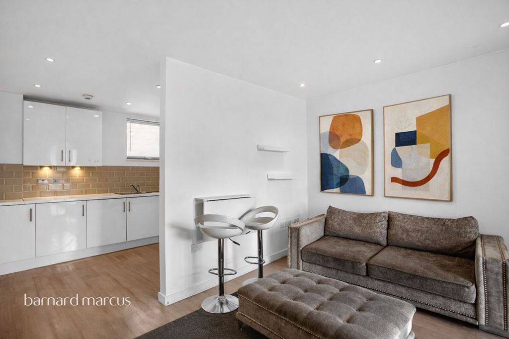 Property photo 3 of 23