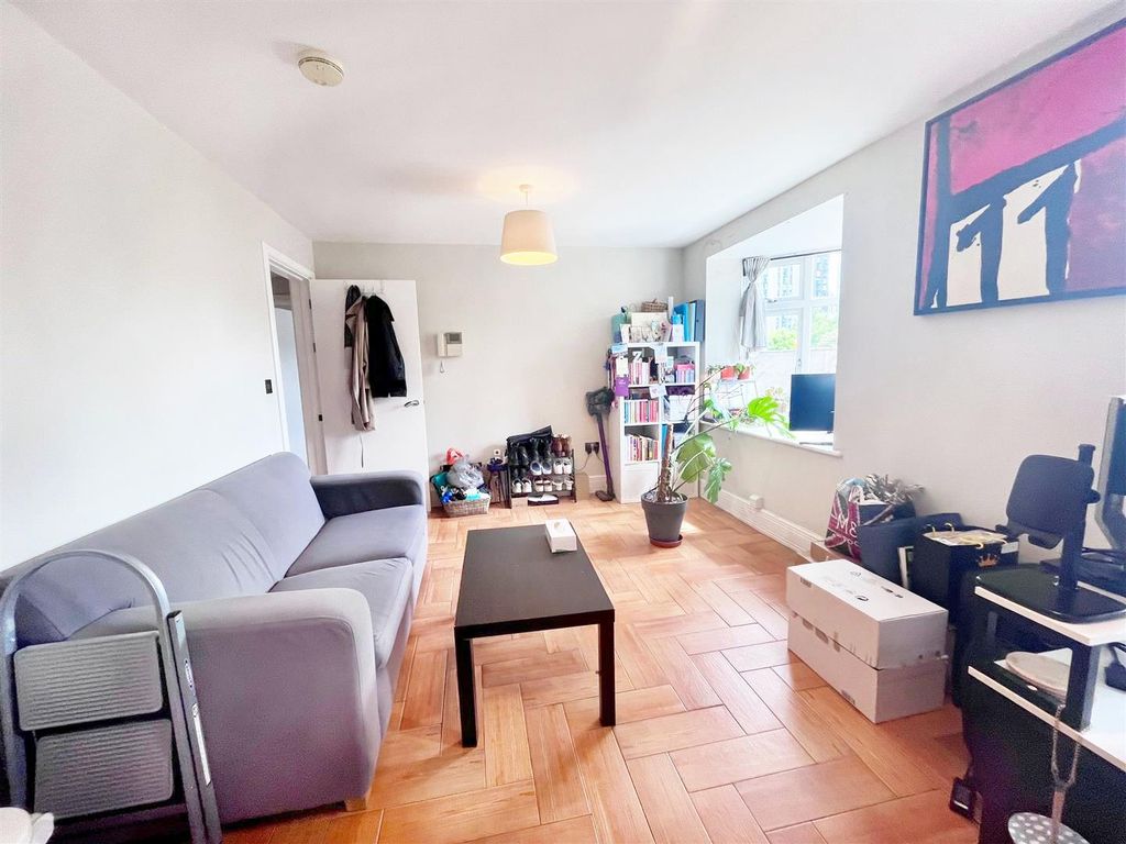 Property photo 1 of 6 1