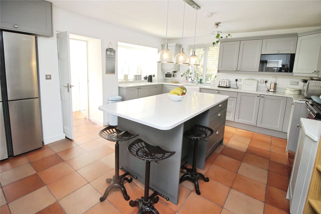 Property photo 2 of 38 Breakfast Kitchen
